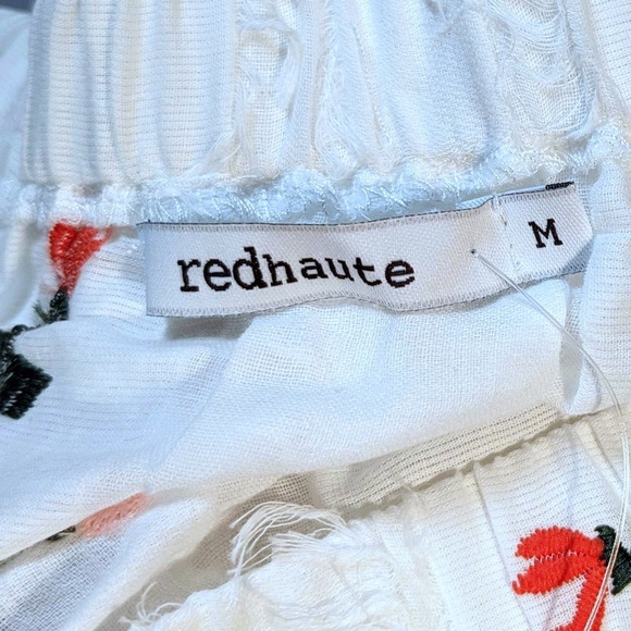 NWT RED HAUTE EMBROIDERED OFF-THE-SHOULDER TOP - medium - Picture 7 of 7